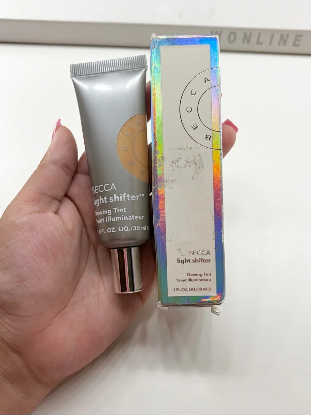 Becca Cosmetics Light Shift 1 Dewing Tint Illuminating Moisturizer